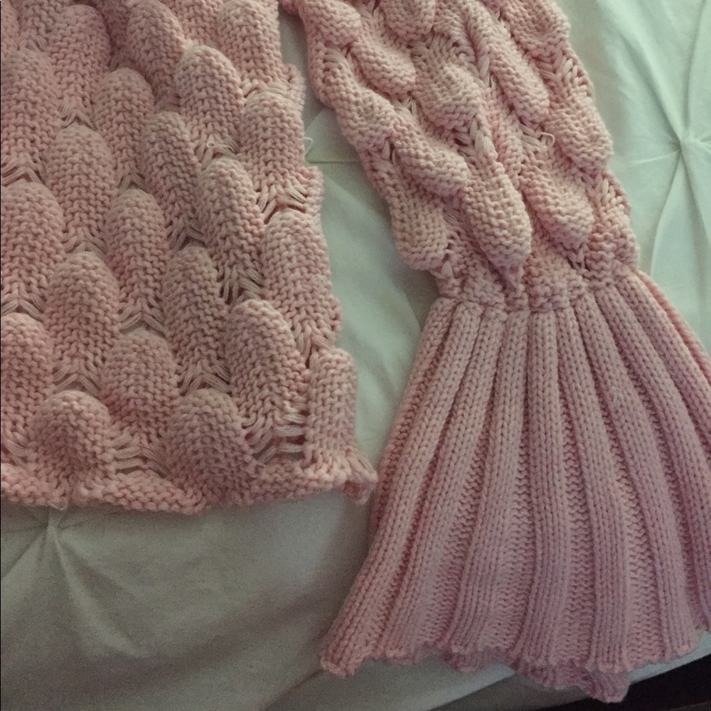 Pink Mermaid Tail Blanket 🧜🏼‍♀️💖